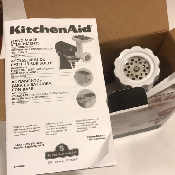 NWT KitchenAid® Food Grinder Attachment - Picture 15 of 16